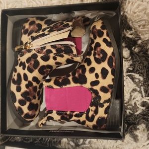 NWT Tahari Girls Leopard Boots